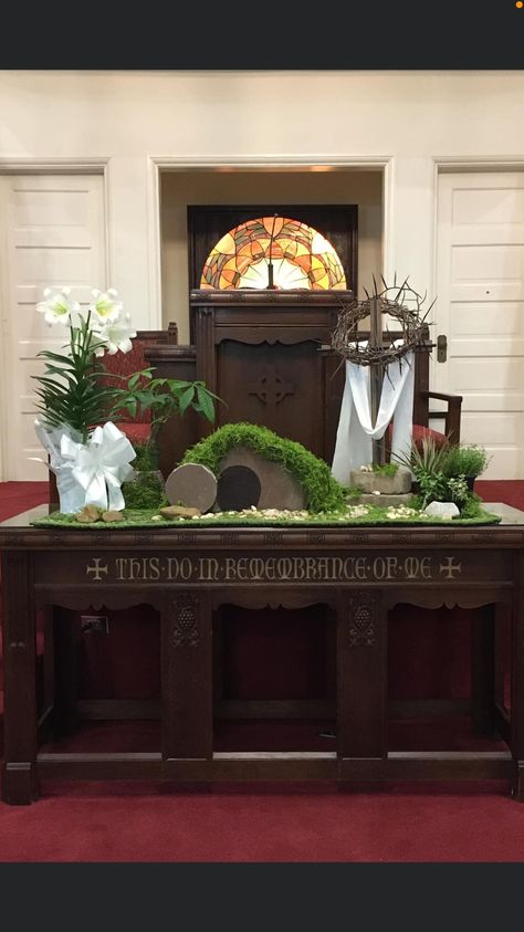 Christmas Church Decorations Sanctuary, Church Backdrop, Alter Arrangements, Alter Ideas, Sanctuary Decor, Altar Arrangements, Church Sanctuary, Communion Table, Church Christmas Decorations