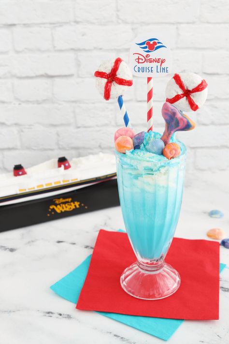 This Blue Milkshake is the perfect way to celebrate Disney's newest cruise ship, the Disney Wish! Even better, plan a cruise for the family and make this easy milkshake recipe part of the big reveal! Disney Food Ideas, Blue Milkshake, Easy Milkshake, Yummy Milkshake Recipes, Super Easy Dessert, Milkshake Recipe Easy, Homemade Milkshake, Disney Inspired Food, Super Easy Desserts