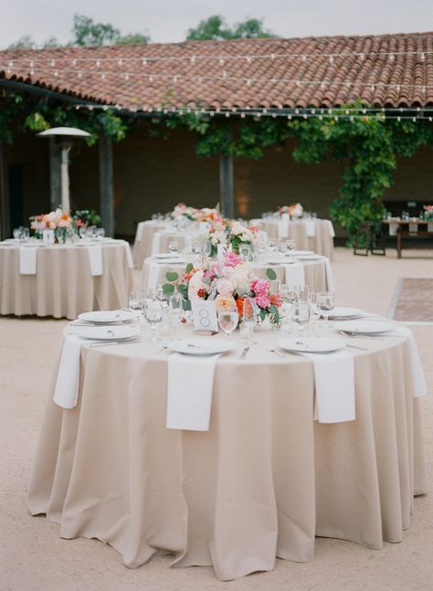 Sage Table Linen Wedding, Table Cloth Wedding Ideas, Wedding Table Placemats, Colored Tablecloths Wedding, Wedding Tablecloth Ideas Round Tables, Reception Table Linens, Wedding By The Beach, Open Air Wedding, Summer Wedding Reception