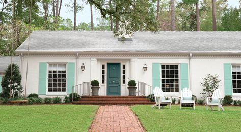 Exterior Paint Color Combos for Popular House Styles Exterior Paint Schemes, Best Exterior Paint, House Paint Color Combination, Ranch Remodel, Blue Shutters, Ranch Exterior, Brick Ranch, Exterior Color Schemes, Exterior Paint Colors For House