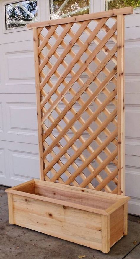 Wooden Pallet Crafts, Apartment Privacy, Wood Trellis, Planter Trellis, Garden Decor Projects, Casa Vintage, Privacy Screens, Home Garden Design, Scrap Wood Projects