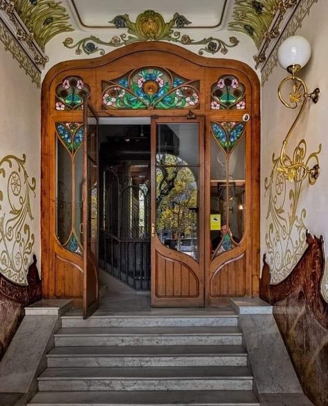 Stained Glass Doors, Art Nouveau Mucha, Foyer Staircase, Art Nouveau Interior, Art Nouveau Furniture, Art Nouveau Architecture, Cool Doors, Old Doors, Victorian Art