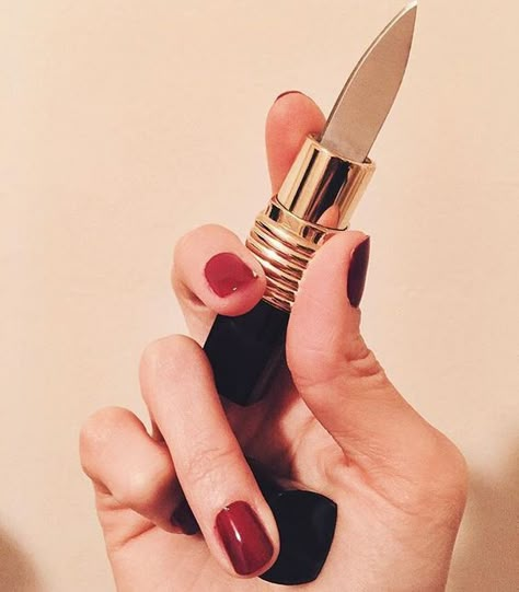 Lipstick Knife, Pretty Knives, Peggy Carter, Killing Eve, Mia 3, Romanoff, Natasha Romanoff, Black Mamba, Nina Dobrev