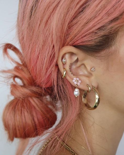 Sophie Floyd, Ear Style, Minimal Makeup, Types Of Piercings, Instagram Makeup, Ear Candy, Funky Jewelry, Piercing Tattoo, Girly Jewelry