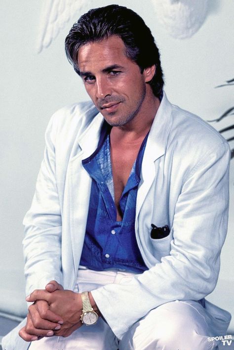 Don Johnson as Detective James "Sonny" Crockett in Miami Vice #80s #TV #television Miami Vice Fashion, Sonny Crockett, Artist Film, Tony Soprano, Don Johnson, Film Music, Male Celebrities, Walter White, Hollywood Icons