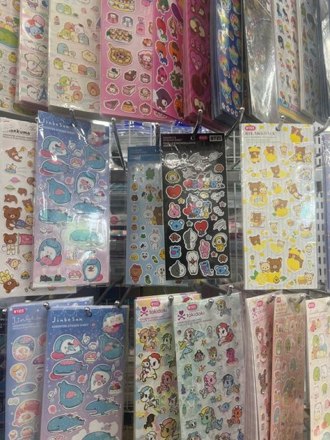 Daiso Sanrio, Daiso Japan Products, Sanrio Stickers, Notebook Collage, Daiso Japan, Memo Pad Design, Stationery Obsession, Creative Icon, Cool Pins