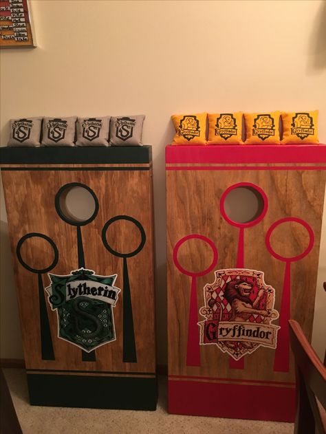 Harry Potter Cornhole Board set. Cornhole Quidditch, Harry Potter Cornhole Boards, Quidditch Cornhole, Harry Potter Christmas Decorations, Harry Potter Halloween Party, Cumpleaños Harry Potter, Cornhole Designs, Triwizard Tournament, Harry Potter Bday