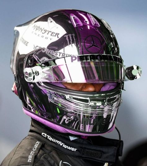 Racer Helmet Aesthetic, Pretty Motorcycle Helmet, F1 Racing Helmet, Race Helmet Design, Race Car Helmet, F1 Helmet Design, Aesthetic Helmet, Racing Helmet Design, Karting Helmet