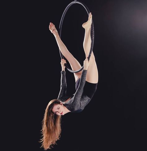 Aerial Hoop Poses, Hoop Poses, Aerial Photoshoot, Lyra Hoop, Circus Aesthetic, Aerial Hoop, Aerial Silks, Aerial Photography, Circus