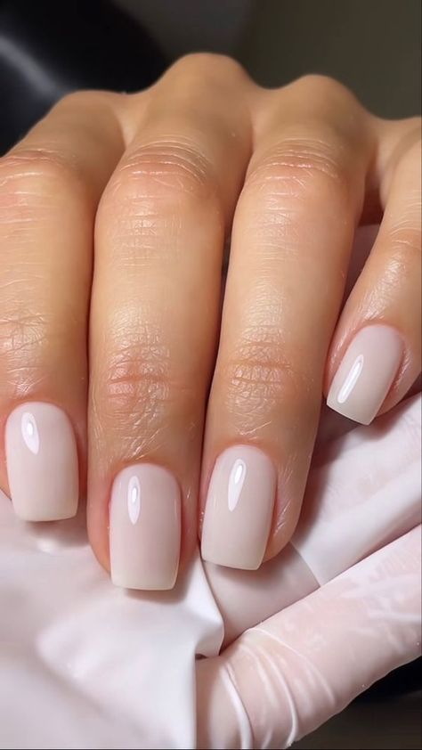 Milky nails Short Classy Nails Spring 2024, Light Colour Nails, Simple Short Nails Ideas, Spring Nail Ideas, Nail Tip Designs, Milky Nails, 2024 Nails, Nail Color Trends, Manicure Inspiration