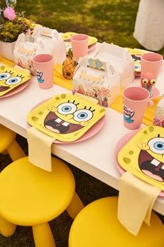 Home Spongebob Table Decorations, Bob Hairstyles Styling, Spongebob Pool Party, Pool Party Favours, 9th Birthday Boy Ideas, Sponge Bob Birthday Party Ideas, Birthday Boy Ideas, Spongebob Birthday Party Decorations, Spongebob Birthday Cake