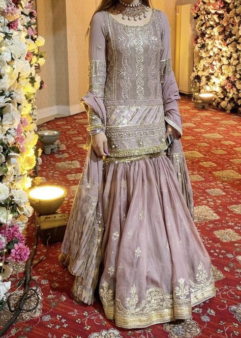 Gharara Dresses Pakistani, Latest Pakistani Gharara Designs, Grara Dress Pakistani Wedding, Simple Gharara Designs, Garara Designs Pakistani Dresses, Wedding Gharara, Garara Designs, Gharara Designs, Dress Designs For Girls