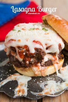 Lasagna Burger, Classic Sandwiches, Ricotta Sauce, Wraps Recipes, Sandwiches Wraps, Oh Sweet Basil, Pizza Sandwich, Italian Beef, Gourmet Burgers