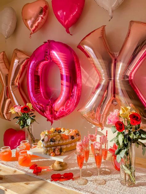 Galentines Party Decor Balloons, Elegant Valentine's Day Party Sunglasses, Galentine Party Cocktail, Bow Galentines Party, Galentines Cocktails Champagne, Galentines Day, Birthday Brunch, Fancy Drinks, Day Party