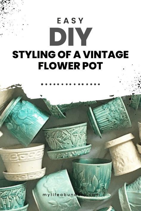 Antique Flower Pots, Mccoy Planters Vintage, Vintage Planters Display, Vintage Plant Pots, Plant Pots Diy, Pottery Flower Pots, Hull Pottery Vintage, Pastel Pottery, Pottery Plant Pots