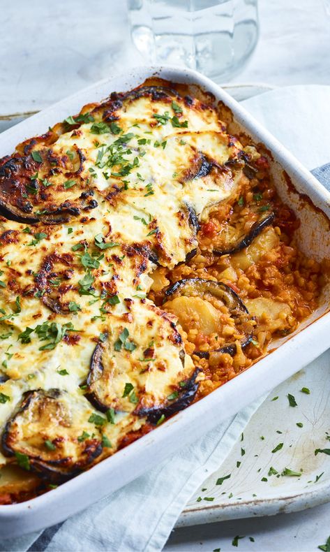 Veggie Moussaka, Vegetarian Moussaka, Moussaka Recipe, Vegetarian Dinners, Vegetarian Dinner, Vegetarian Recipes Healthy, Veggie Dishes, Eat Well, Healthy Vegetarian