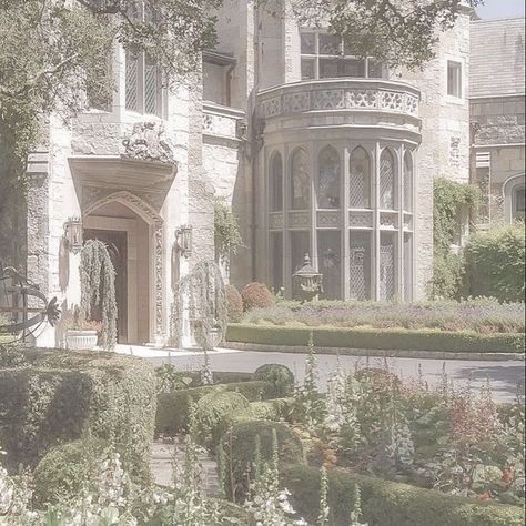 Coquette House, Aesthetic Castle, Castle Aesthetic, Nature Aesthetic, Fantasy Landscape, Castle, Angel