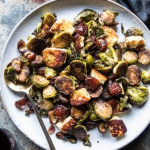 Pan Roasted Brussels Sprouts with Bacon, Dates and Halloumi | halfbakedharvest.com @hbharvest Bacon Dates, Roasted Brussels Sprouts With Bacon, Friendsgiving Food Ideas, Brussels Sprouts With Bacon, Thanksgiving Side Dishes Easy, Friendsgiving Food, Fall Dinner Party, Roasted Brussels Sprouts, Going Vegetarian