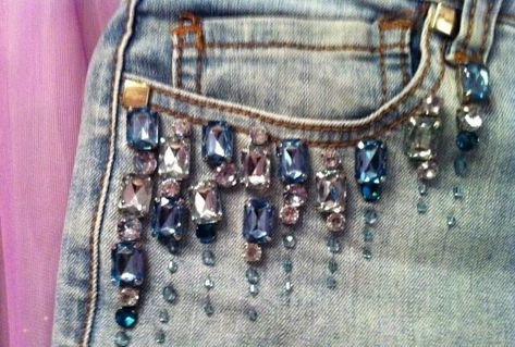 Bejeweled Jeans, Bling Denim, Denim Diy Clothes, Bedazzled Jeans, Ropa Upcycling, Diy Denim Jacket, Bling Jeans, Denim And Diamonds, Denim Inspiration