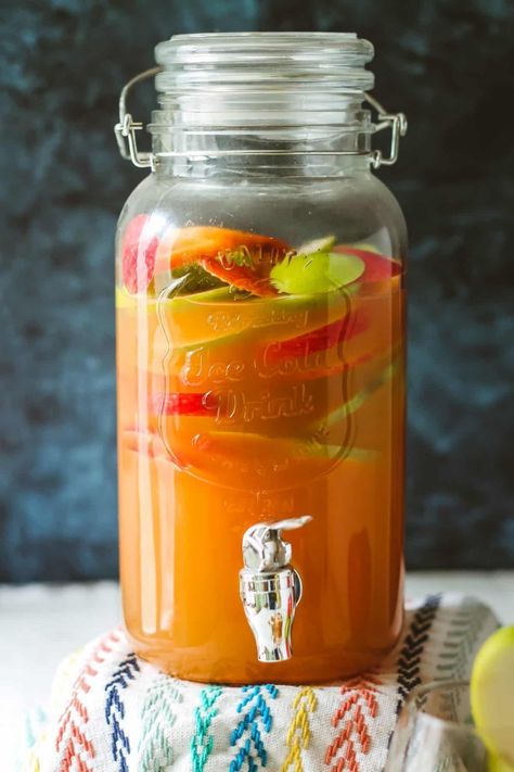 Torani Drinks, Moonshine Drinks, Whole30 Thanksgiving, Homemade Spirits, Autumn Sangria, Apple Pie Sangria, Apple Sangria Recipes, Sangria White, Apple Cider Sangria Recipe