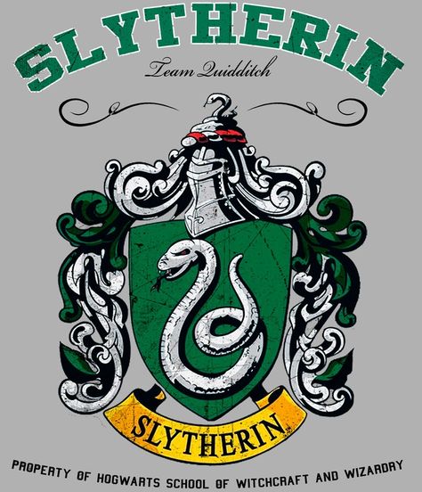 Camiseta Harry Potter. Slytherin logo Slytherin Logo, Harry Potter Houses Crests, Desain Merek, Slytherin Wallpaper, Slytherin Crest, Weird Sisters, Potter House, Harry Potter Slytherin, Potter Aesthetic