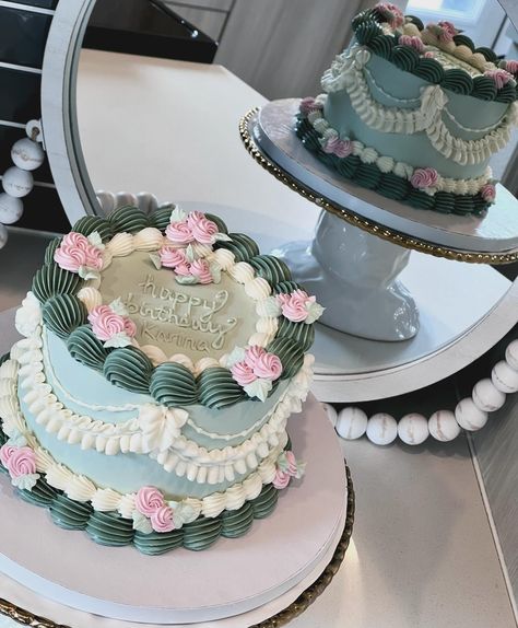 Sage Vintage Birthday Cake This color scheme is MEANT for vintage cakes! So elegant Cake drum • @cakebonofficial Food gel • @colour.mill (Sage-Latte-BabyPink) Smoother • @sweet_escape001 Piping tips • @wiltoncakes Everything else! • @heb . . . . . #cakedecorating #cakedesign #cakes #cakesofinstagram #cakeart #cakedecorator #cakecakecake #cakestyle #cakelover #cakelove #baker #bakery #fondant #fondantcakes #fondantart #fondantdecoration #sanantonio #sanantoniocakes #sanantoniobaker #... 60th Birthday Party Themes, Vintage Birthday Cake, Vintage Birthday Cakes, Elegant Cake, Vintage Cakes, Fondant Decorations, Piping Tips, Fashion Cakes, 60th Birthday Party