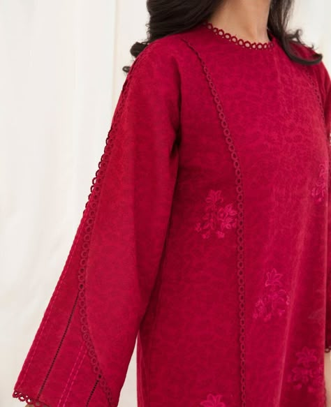 Linen Shalwar Kameez Design, Plan Dress Design, Linen Shalwar Kameez, Combination With Red, Shalwar Kameez Design, Kameez Design, Simple Dress Casual, Latest Dress Design, Neck Designs For Suits