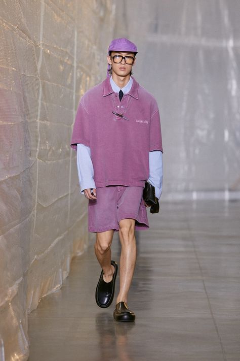 SOLID HOMME SS24 Examines the Evolution of Uniforms | Hypebeast Woo Young, Workwear Fashion, Vogue Fashion, Spring 2024, Men Looks, Mens Street Style, Crop Jacket, All About Fashion, Paris Fashion