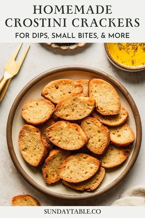 Crispy Crostini, Homemade Crostini, Food For A Party, Frozen Pudding, Ricotta Dip, Italian Appetizer, Baked Camembert, Oven Top, Leftover Bread