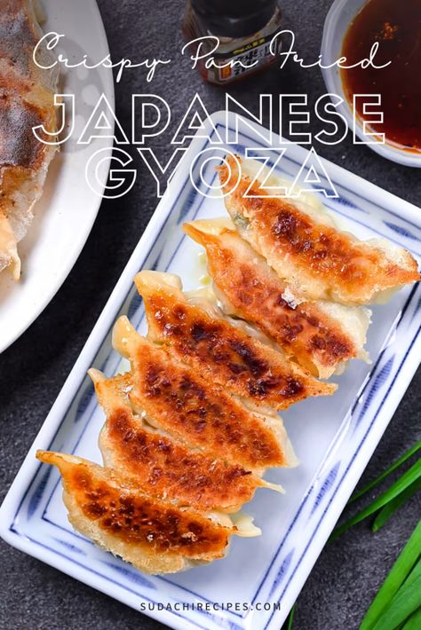 Gyoza Dumplings Recipe, Pork Gyoza Recipe, Chef Taro, Japanese Appetizer, Pork Gyoza, Fried Gyoza, Japanese Gyoza, Japanese Appetizers, Japanese Dumplings