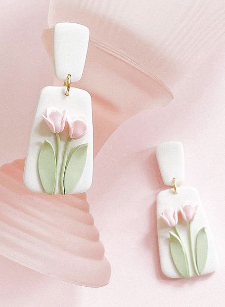 Mouldit Clay Earring, Tulip Polymer Clay Earrings, Flower Earrings Polymer Clay, Polymer Clay Flowers Earrings, Polymer Clay Earrings Flowers, Floral Polymer Clay Earrings, Polimery Clay Ideas, Spring Polymer Clay Earrings, Clay Flower Jewelry