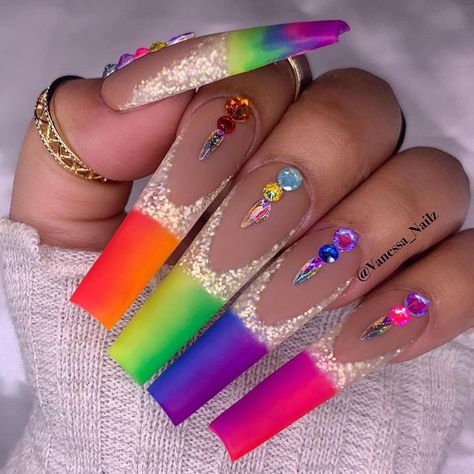 Nails top master💅🏼 on Instagram: “#Repost @vanessa_nailz ・・・ #nails #nailsofinstagram #nailsombre #ombrenails💅 #nails2inspire #rainbow #rainbownails #colors #colorfulnails…” Cute Coffin Nails, Vanessa Nails, Cosmic Nails, Finger Nail Art Designs, Rainbow Nails Design, Pride Nails, Rainbow Nail, Shape Nails, Finger Nail Art