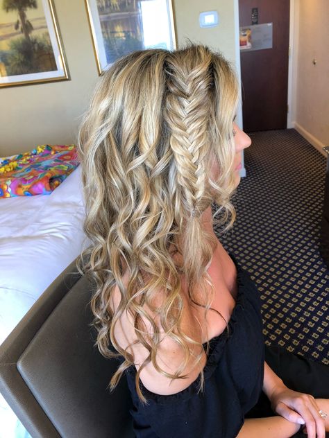 Fishtail Braid With Curls, Fishtail Braid Prom Hair, Hoco Hairstyles, Side Braid, Braids With Curls, Boho Hairstyles, Fish Tail Braid, Prom Hair, Curled Hairstyles