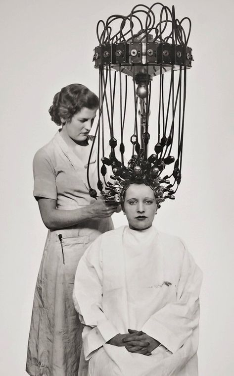 Permanent Waves, Roaring Twenties, Foto Art, Photo Vintage, Retro Futurism, Dieselpunk, Vintage Pictures, Vintage Hairstyles, Vintage Photographs