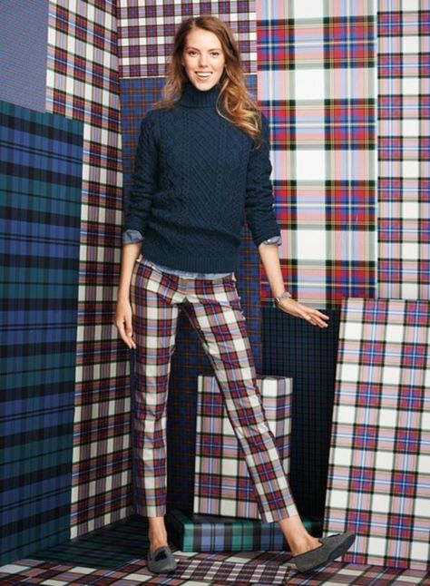 TIPS FOR SEASON OF LOVE –2019 FALL - fashionist now Tartan Fashion, Style Anglais, Tartan Pants, Chambray Denim Shirt, Parisienne Chic, Creation Couture, Plaid Fashion, Plaid Pants, Fall 2014