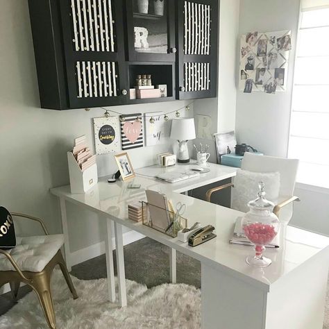 Beautiful L shaped desk and organized cabinets Ikea Home Office, Cheap Office Furniture, Ikea Office, Home Office Layout, Gold Office, Ikea Desk, Pink Office, Small Home Offices, White Desk