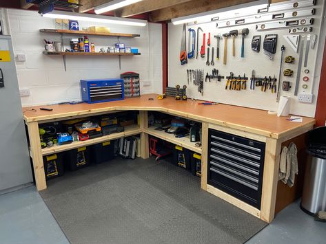 Workshop Bench, Garage Workshop Layout, Garage Workbench Plans, Diy Garage Work Bench, Garage Storage Inspiration, Garage Workshop Plans, Diy Garage Storage Cabinets, Garage Design Interior, Garage Workshop Organization