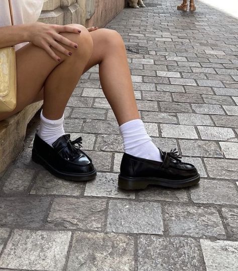 Dms Outfit, Dr Martens Loafers Outfit, Docs Loafers, Loafers Aesthetic, Loafer Outfits Women, Loafers Women Outfit, Loafers Outfit Women, Doc Martens Loafers, Dr Martens Loafers