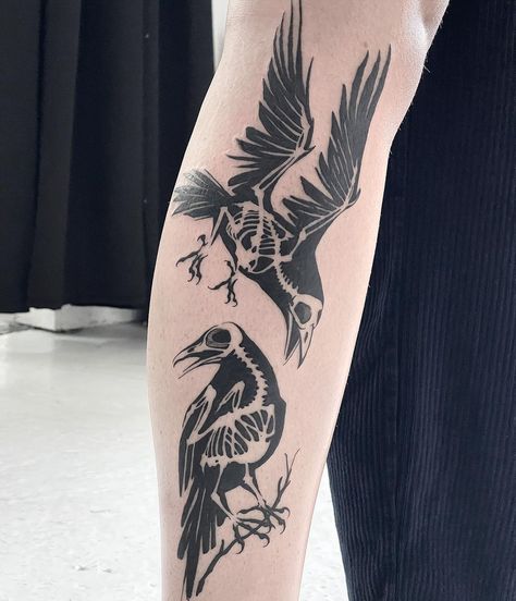 Gotik Tattoo, Anatomy Tattoo, Funky Tattoos, Sick Tattoo, Crow Tattoo, Skeleton Tattoos, Raven Tattoo, 1 Tattoo, Spine Tattoos