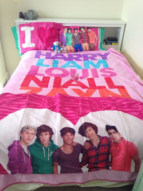 One Direction Blanket, One Direction Logo, One Direction Room, One Direction Party, One Direction Birthday, One Direction Merch, Chantel Jeffries, One Direction Photos, One Direction Humor