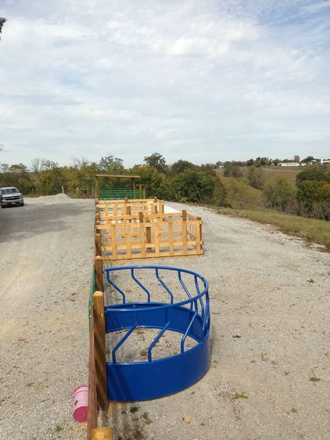 Large Bale Feeder - Eden Shale Farm Show Barn Ideas Cattle, Cow Barn Ideas, Cattle Barn Designs, Cow Feeder, Show Cattle Barn, Hay Feeder For Horses, Cattle Feeder, Horse Feeder, Livestock Barn