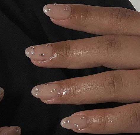 nails Clear Gel Nails, Gem Nail Designs, Natural Gel Nails, Short Gel Nails, Swarovski Nails, Nails Design With Rhinestones, Pearl Nails, Gem Nails, Elegant Nails