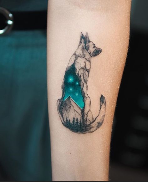 Dog Arm Tattoo, Unique Dog Tattoo Ideas, German Shepherd Tattoo, Shepherd Tattoo, Puppy Tattoo, Dog Memorial Tattoos, Dog Paw Tattoo, Petit Tattoo, Paw Tattoo