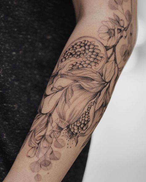 Pomegranate Branch, Pomegranate Tattoo, Realistic Rose Tattoo, Fruit Tattoo, Cool Half Sleeve Tattoos, Floral Tattoos, Tattoos For Women Half Sleeve, Floral Tattoo Sleeve, Flower Tattoo Sleeve