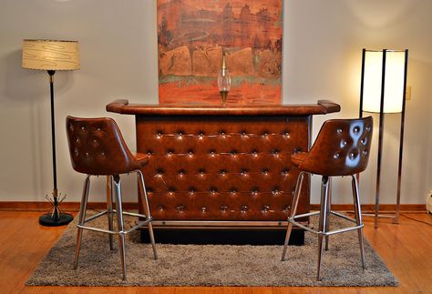 Mid Century Modern Cocktail Bar | Great vintage find by DirtyGirlsAntiques… Speakeasy Design, Retro Basement, 60s House, Counter Ideas, Home Bar Areas, Modern Home Bar, 70s Interior, Home Bar Sets, Mod Furniture