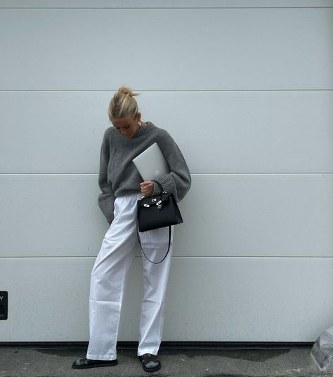 Hermes Outfit, Kelly Outfit, Fashion Outfits Autumn, Fashion Stockholm, Athleisure Street Style, Josefine H J, Winter Outfits Fashion, Style Stockholm, Designer Inspired Handbags