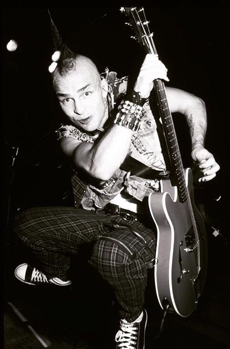 Tim Armstrong Rancid, Rancid Band, Punk Photos, Punk Graphic Design, Guitarist Photography, Tatto Boys, Tim Armstrong, Band On The Run, Punk Poster