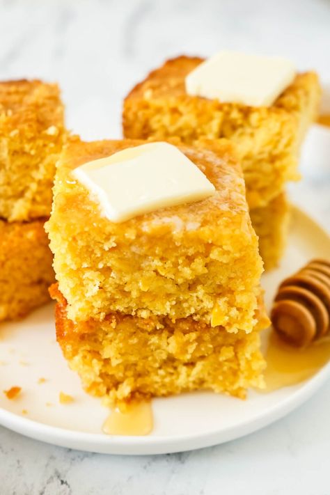 This Sweet Jiffy Cornbread with Honey is such a fantastic semi-homemade recipe that everyone will love! Boxed cornbread mix, and a few simple ingredients make a delicious "homemade cornbread" with the perfect amount of sweetness! It's the perfect side dish for soups, chili and hearty meat dishes! This semi homemade cornbread is made from Jiffy Corn Muffin mix. Honey Jiffy Cornbread Recipe, Jiffy Honey Cornbread Recipes, Sweet Jiffy Cornbread, Cornbread With Honey, Super Moist Cornbread, Creamed Corn Cornbread, Jiffy Cornbread Recipes, Cornbread Recipe Sweet, Moist Cornbread