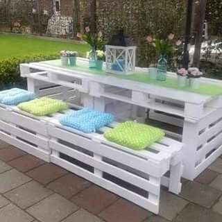 Pinned by sherry decker Pallet Picnic Tables, Wood Pallet Beds, Backyard Patio Furniture, Pallet Garden Furniture, Pallet Beds, Pallet Patio Furniture, Pallet Patio, Pallet Projects Furniture, Pallet Designs