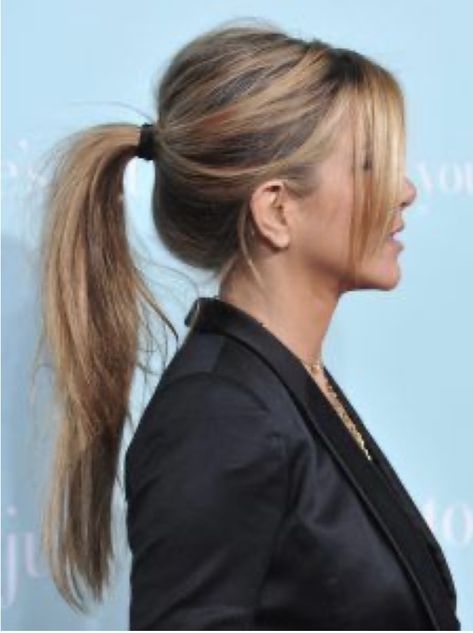 Jennifer Aniston Hair Up Do, Jennifer Aniston Ponytail, Blonde Hair Jennifer Aniston, Rachel Green Hair Color, Hair Jennifer Aniston, Jennifer Aniston Haircut, Jennifer Aniston Hair Color, Hair In A Ponytail, Jennifer Aniston Hair